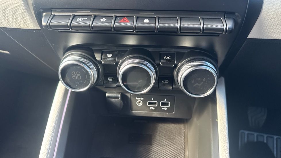 Renault Clio 1.0 TCe 90 SE Edition 5dr Petrol Hatchback - Image 61