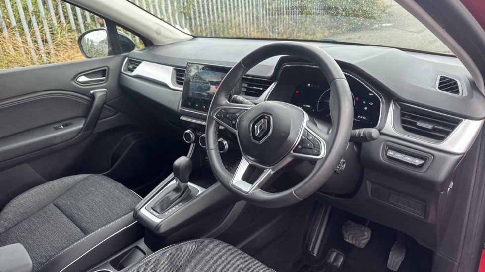 Renault Captur 1.6 E-Tech Plug-in hybrid 160 Techno 5dr Auto Hatchback - Image 11