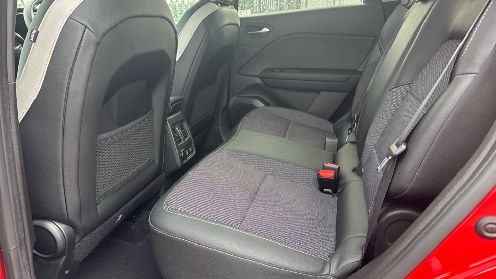 Renault Captur 1.6 E-Tech Plug-in hybrid 160 Techno 5dr Auto Hatchback - Image 16