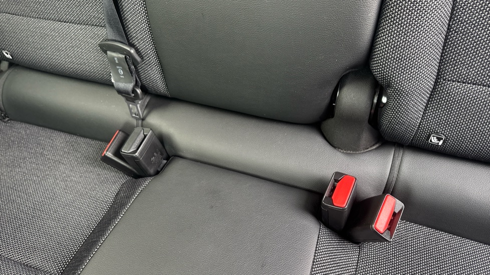 Renault Captur 1.6 E-Tech Plug-in hybrid 160 Techno 5dr Auto Hatchback - Image 17