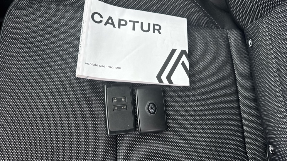 Renault Captur 1.6 E-Tech Plug-in hybrid 160 Techno 5dr Auto Hatchback - Image 19