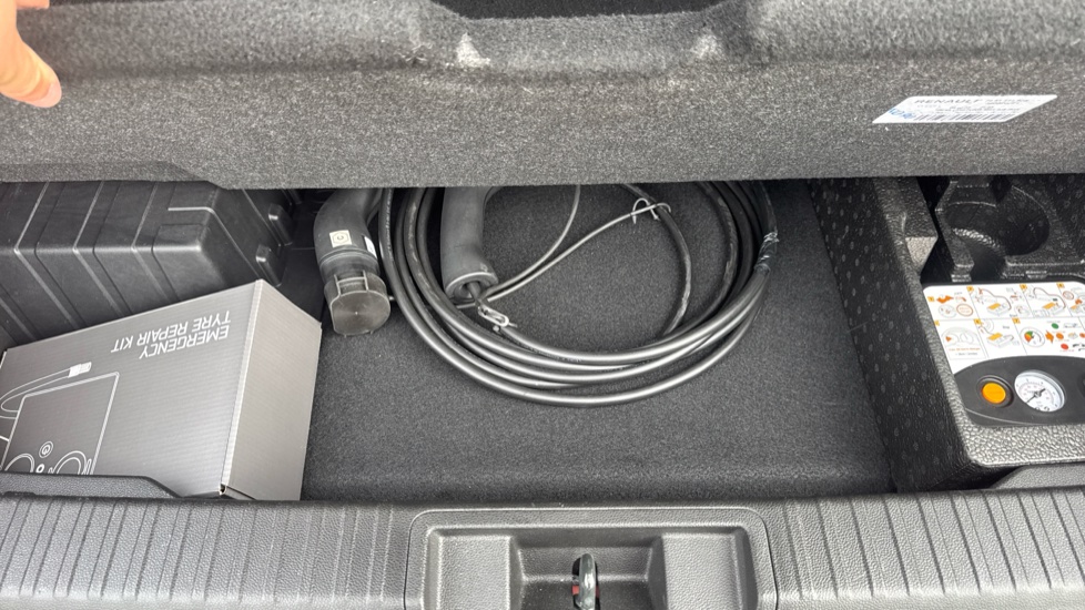 Renault Captur 1.6 E-Tech Plug-in hybrid 160 Techno 5dr Auto Hatchback - Image 21