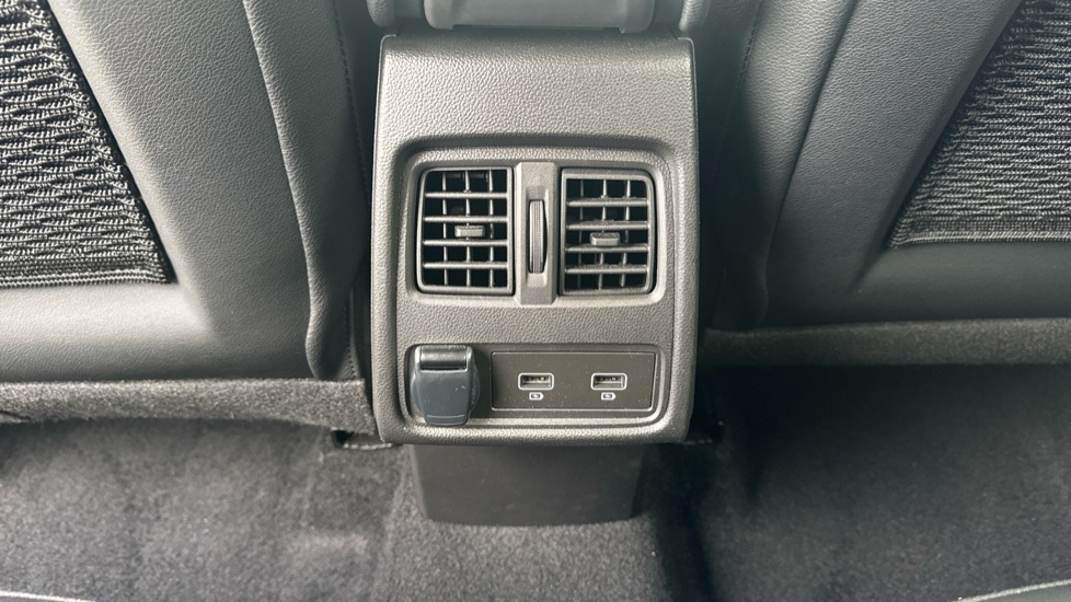 Renault Captur 1.6 E-Tech Plug-in hybrid 160 Techno 5dr Auto Hatchback - Image 28