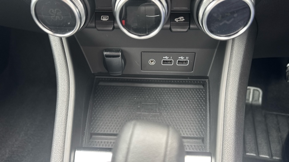 Renault Captur 1.6 E-Tech Plug-in hybrid 160 Techno 5dr Auto Hatchback - Image 37