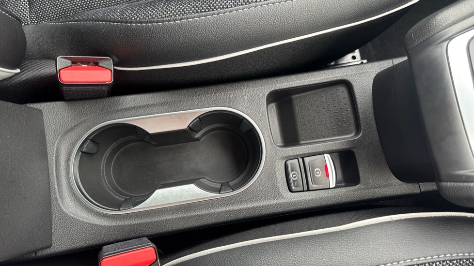 Renault Captur 1.6 E-Tech Plug-in hybrid 160 Techno 5dr Auto Hatchback - Image 39