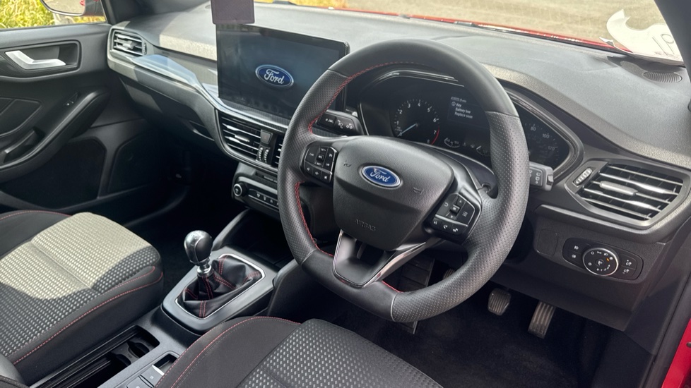 Ford Focus 1.0 EcoBoost ST-Line 5dr Petrol Hatchback - Image 11