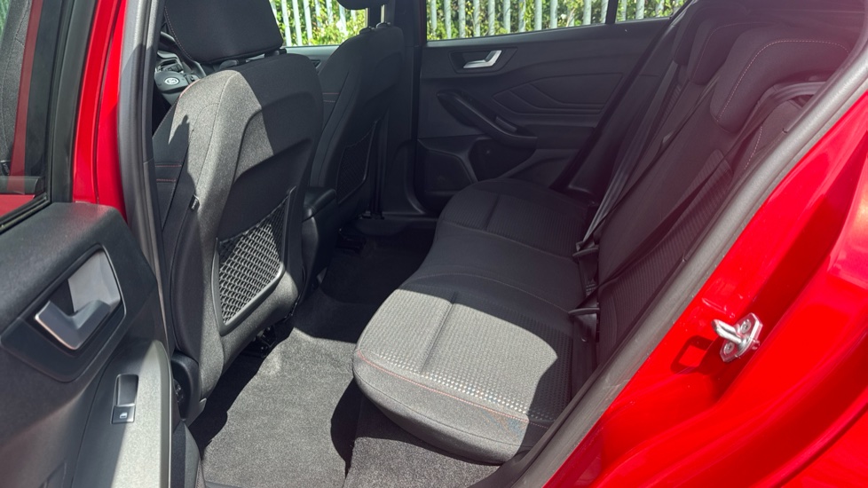 Ford Focus 1.0 EcoBoost ST-Line 5dr Petrol Hatchback - Image 16