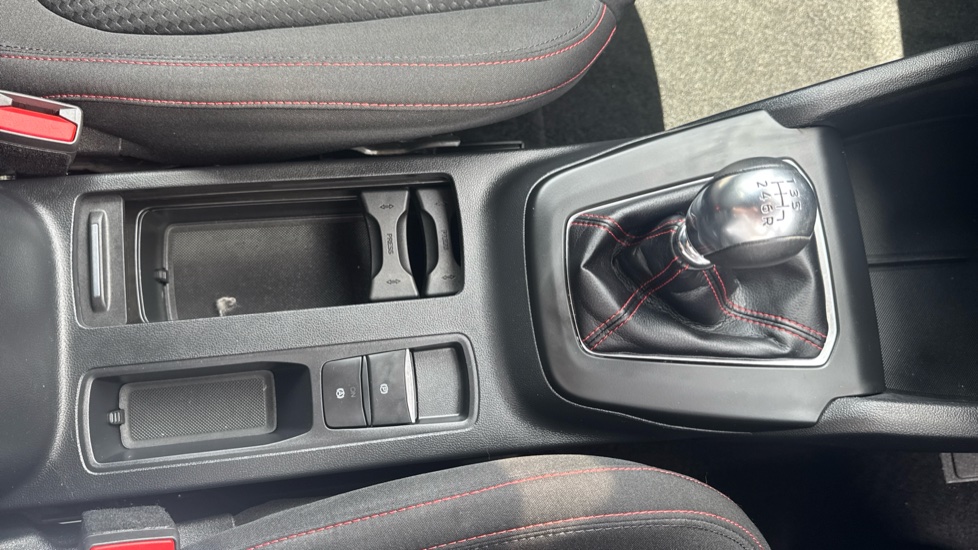 Ford Focus 1.0 EcoBoost ST-Line 5dr Petrol Hatchback - Image 29