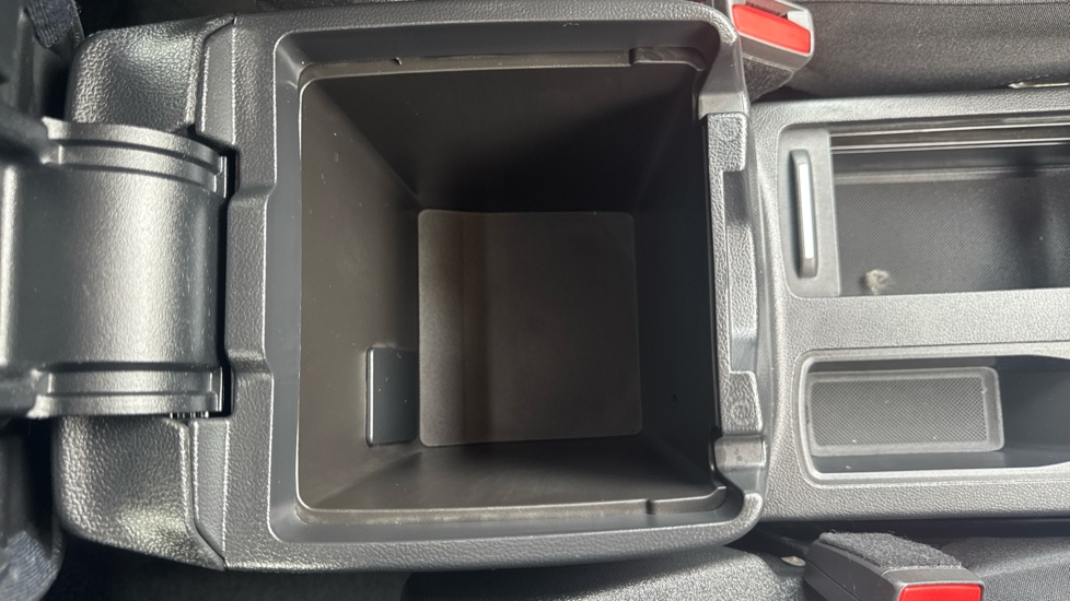 Ford Focus 1.0 EcoBoost ST-Line 5dr Petrol Hatchback - Image 31