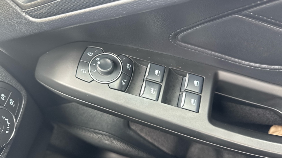 Ford Focus 1.0 EcoBoost ST-Line 5dr Petrol Hatchback - Image 37