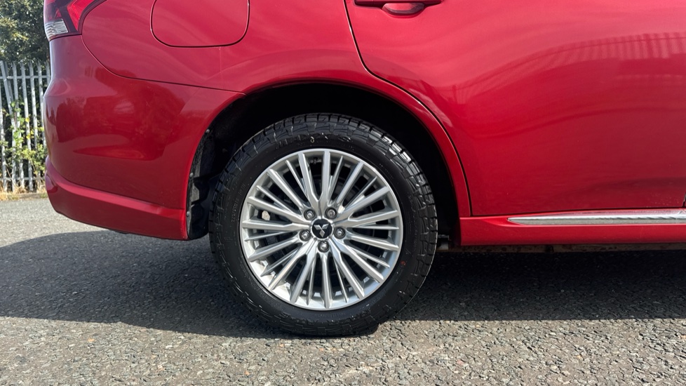 Mitsubishi Outlander 2.4 PHEV 4h 5dr Auto Estate - Image 7