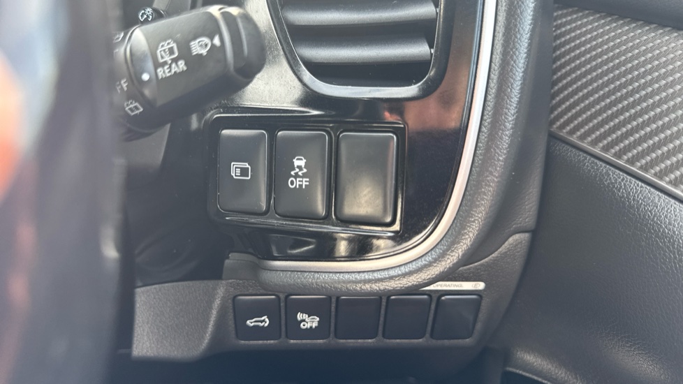 Mitsubishi Outlander 2.4 PHEV 4h 5dr Auto Estate - Image 39