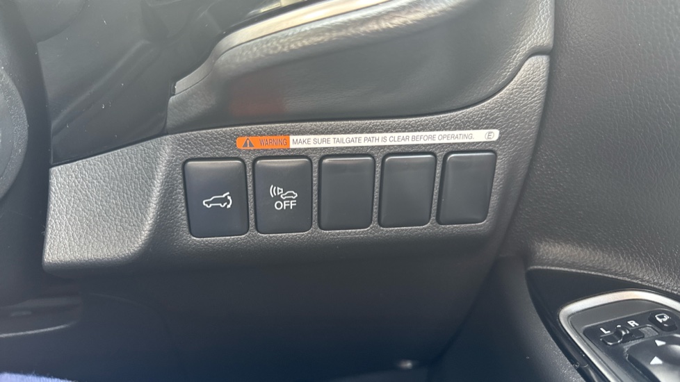 Mitsubishi Outlander 2.4 PHEV 4h 5dr Auto Estate - Image 40