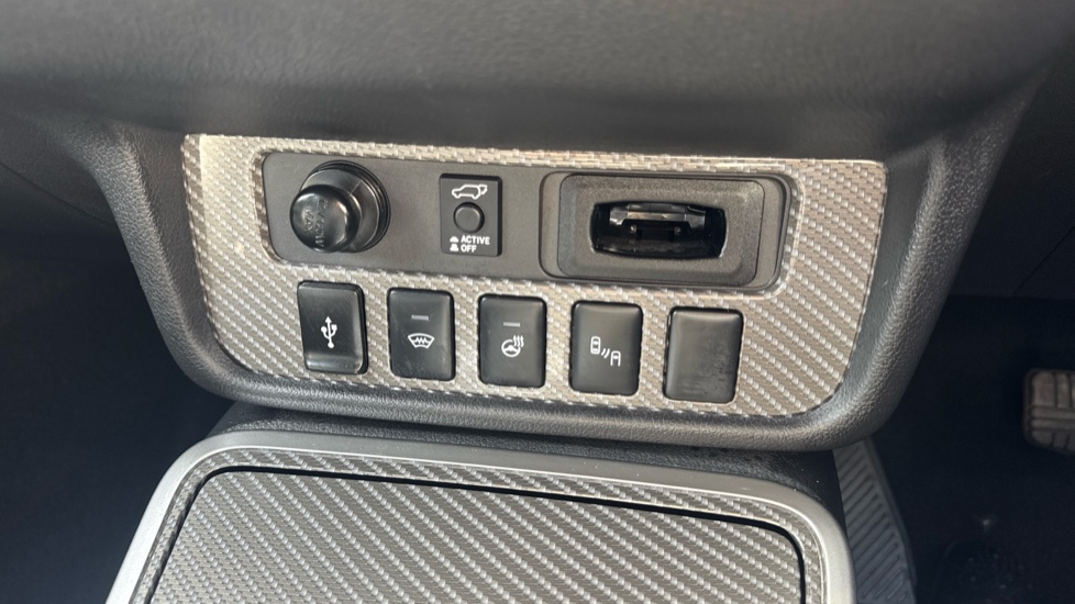 Mitsubishi Outlander 2.4 PHEV 4h 5dr Auto Estate - Image 45
