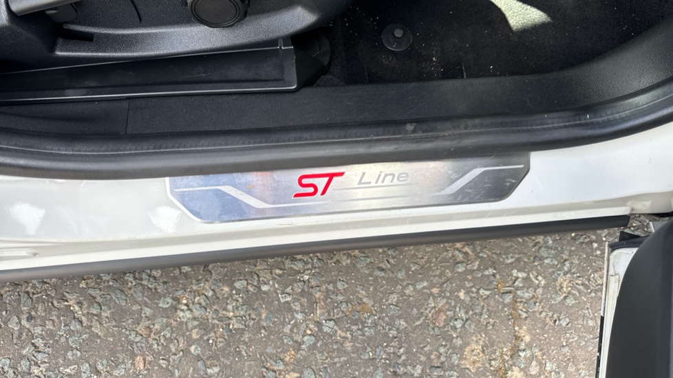 Ford Puma 1.0 EcoBoost Hybrid mHEV ST-Line 5dr Petrol Hatchback - Image 49