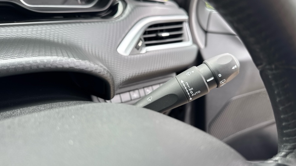 Peugeot 208 1.2 PureTech 82 Signature 5dr [Start Stop] Petrol Hatchback - Image 40