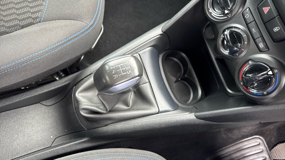 Peugeot 208 1.2 PureTech 82 Signature 5dr [Start Stop] Petrol Hatchback - Image 43