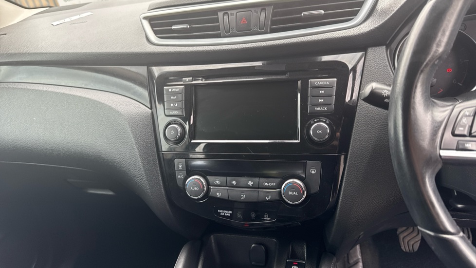 Nissan Qashqai 1.5 dCi 115 Acenta Premium 5dr Diesel Hatchback - Image 12