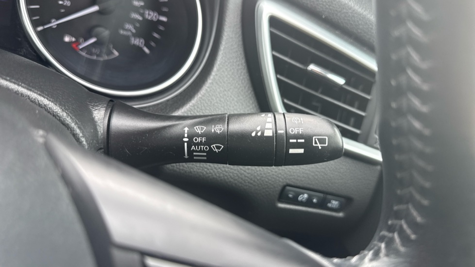 Nissan Qashqai 1.5 dCi 115 Acenta Premium 5dr Diesel Hatchback - Image 30