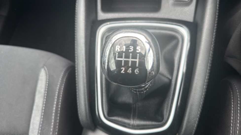 Nissan Qashqai 1.5 dCi 115 Acenta Premium 5dr Diesel Hatchback - Image 36