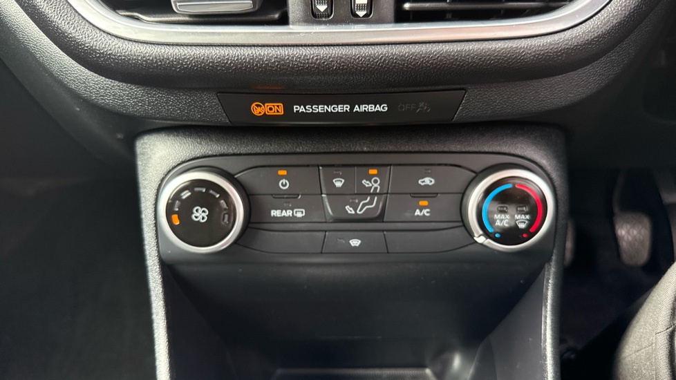 Ford Fiesta 1.0 EcoBoost Titanium 5dr Petrol Hatchback - Image 32