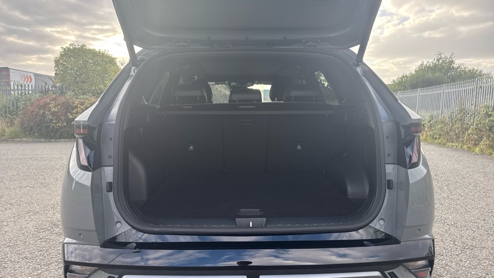 Hyundai TUCSON 1.6T Hybrid N Line S 5dr Auto Hybrid Estate - Image 4