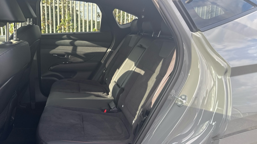 Hyundai TUCSON 1.6T Hybrid N Line S 5dr Auto Hybrid Estate - Image 16