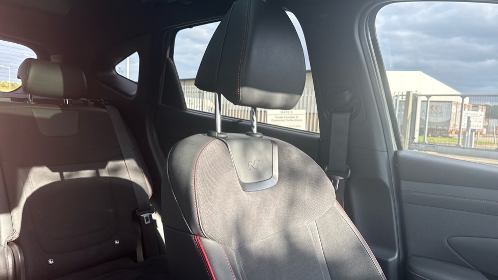 Hyundai TUCSON 1.6T Hybrid N Line S 5dr Auto Hybrid Estate - Image 37