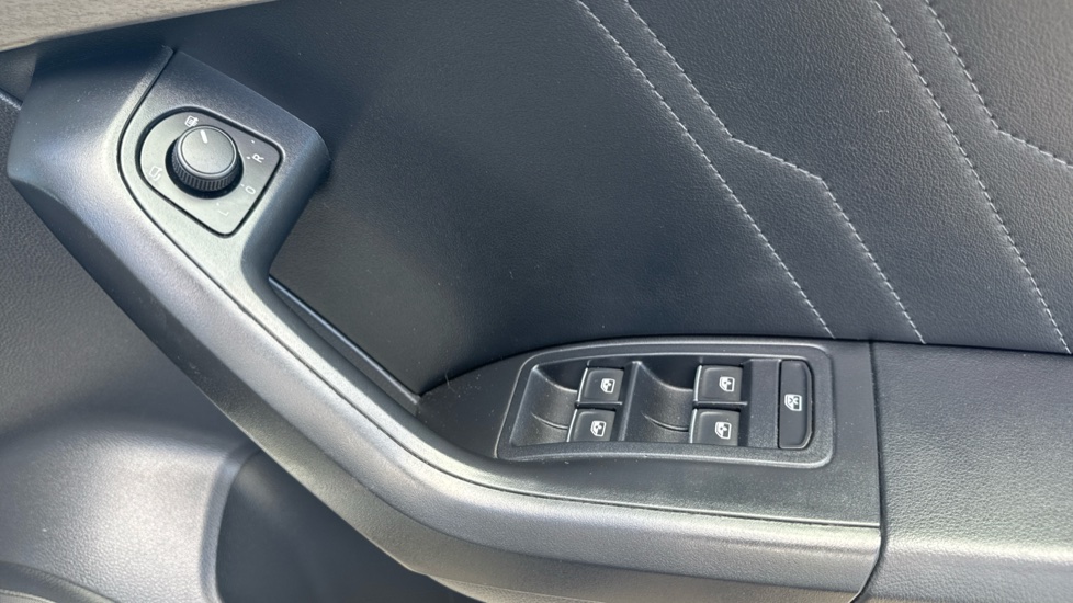 SEAT Ateca 1.5 TSI EVO Xperience Edition 5dr Petrol Estate - Image 32