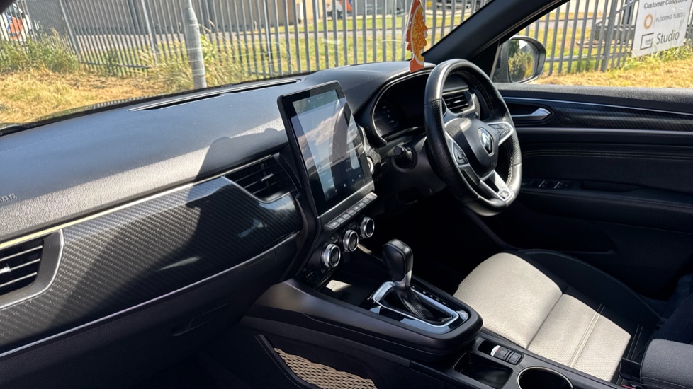 Renault Arkana 1.6 E-Tech full hybrid 145 Engineered 5dr Auto Hybrid Estate - Image 9