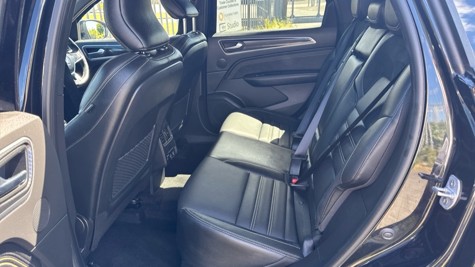 Renault Arkana 1.6 E-Tech full hybrid 145 Engineered 5dr Auto Hybrid Estate - Image 16