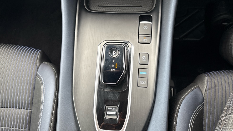 Nissan Qashqai 1.5 E-Power Tekna 5dr Auto Hybrid Hatchback - Image 24