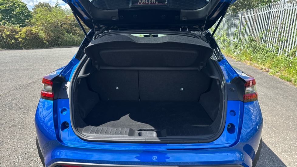 Nissan Juke 1.0 DiG-T Tekna+ 5dr Petrol Hatchback - Image 4