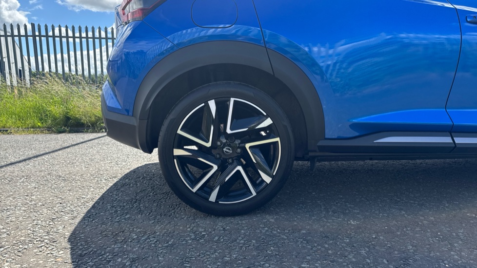 Nissan Juke 1.0 DiG-T Tekna+ 5dr Petrol Hatchback - Image 7