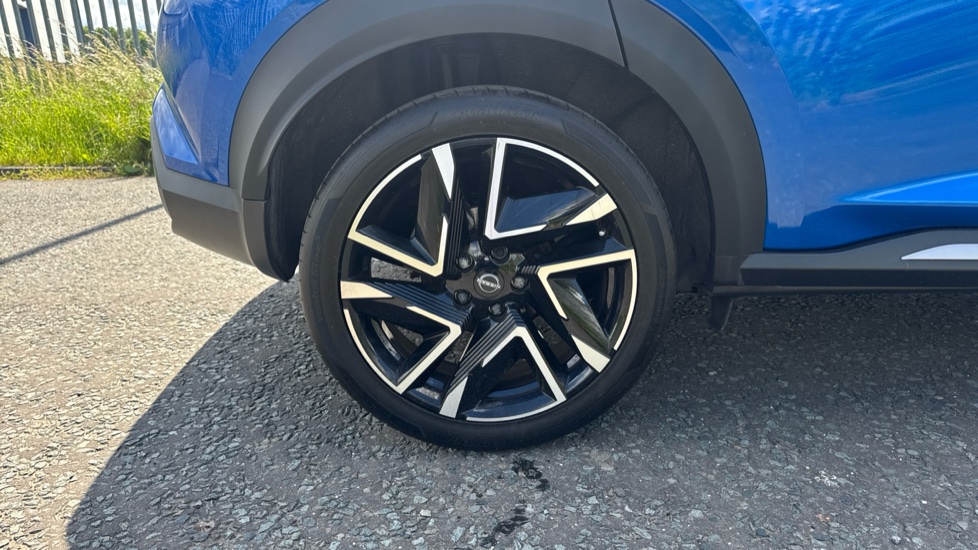 Nissan Juke 1.0 DiG-T Tekna+ 5dr Petrol Hatchback - Image 24