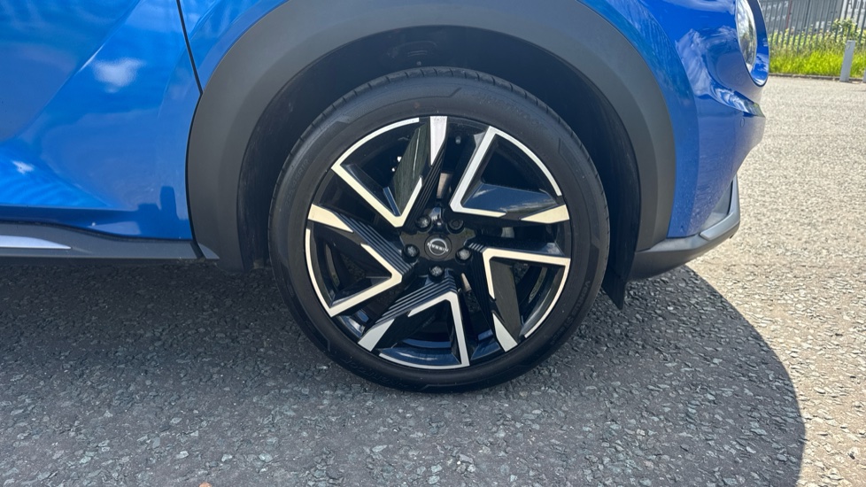 Nissan Juke 1.0 DiG-T Tekna+ 5dr Petrol Hatchback - Image 25