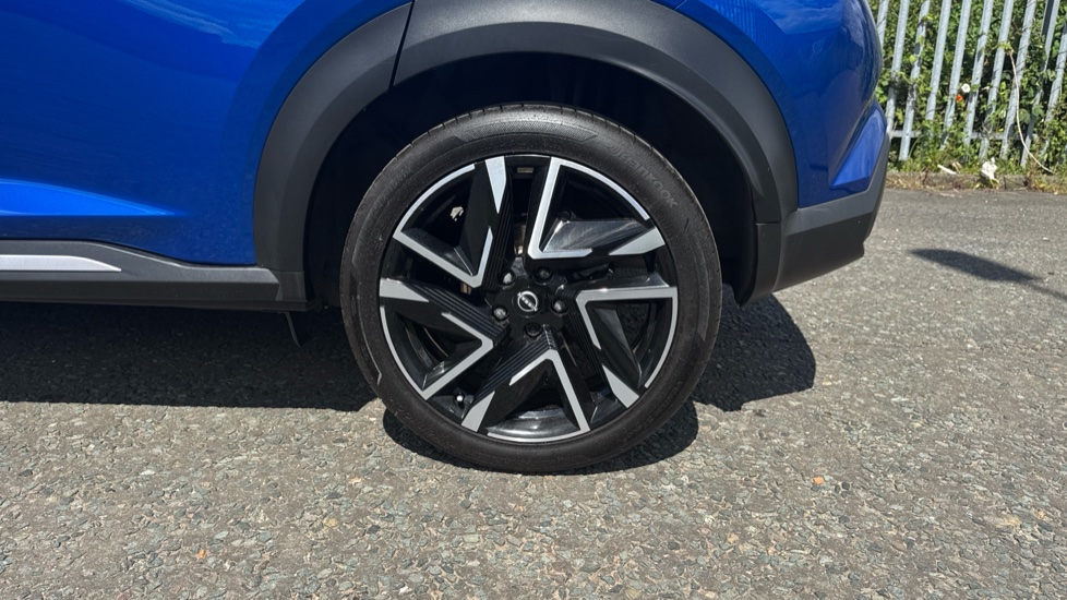 Nissan Juke 1.0 DiG-T Tekna+ 5dr Petrol Hatchback - Image 27