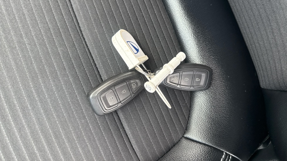 Ford Kuga 1.5 EcoBoost 150 Titanium Edition 5dr Petrol Estate - Image 19
