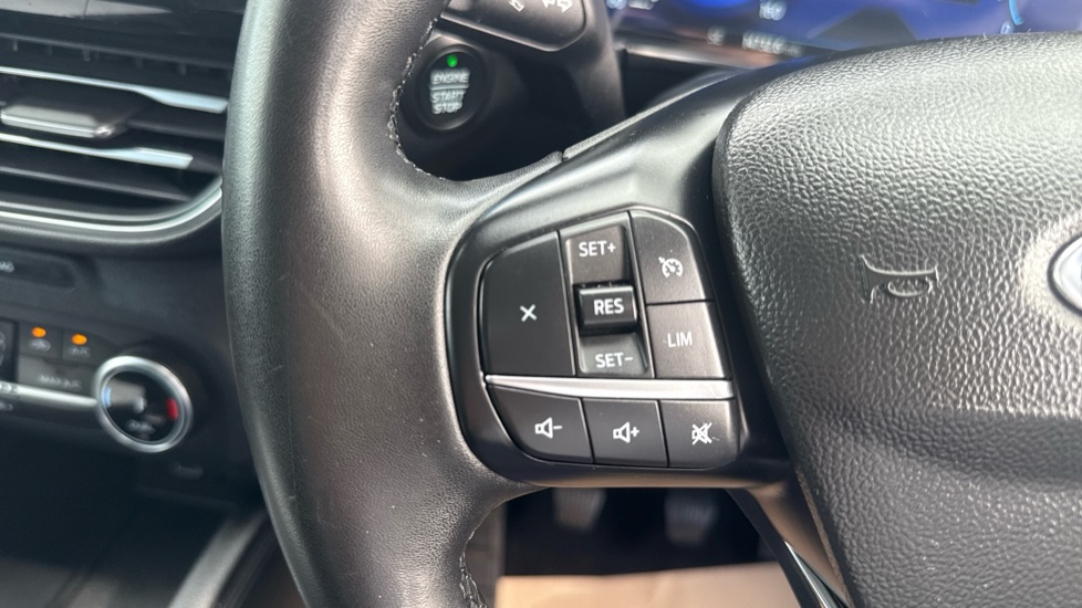 Ford Kuga 1.5 EcoBoost 150 Titanium Edition 5dr Petrol Estate - Image 29