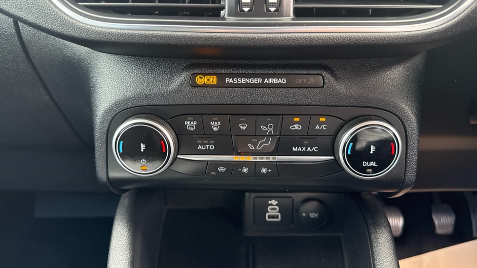 Ford Kuga 1.5 EcoBoost 150 Titanium Edition 5dr Petrol Estate - Image 33