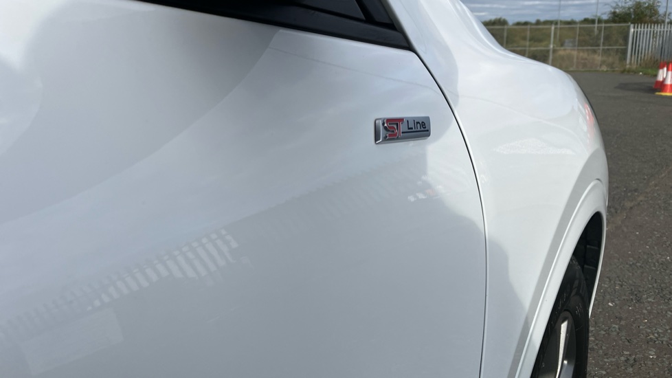 Ford Kuga 1.5 EcoBoost 150 ST-Line Edition 5dr Petrol Estate - Image 27
