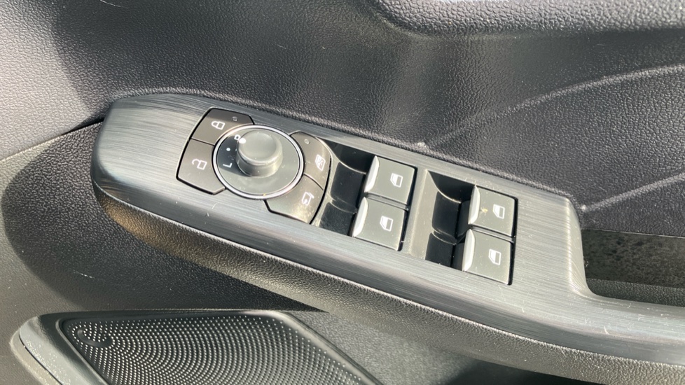 Ford Kuga 1.5 EcoBoost 150 ST-Line Edition 5dr Petrol Estate - Image 32