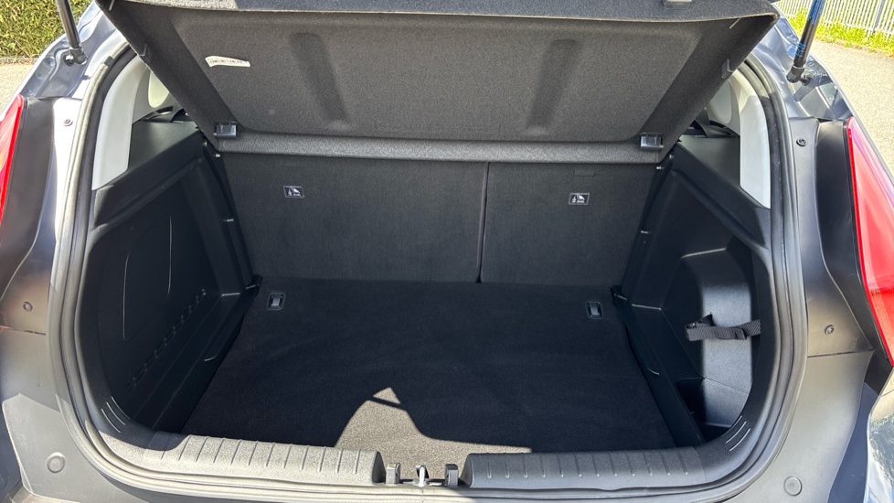 Hyundai BAYON 1.0 TGDi 48V MHEV Premium 5dr DCT Petrol Hatchback - Image 4
