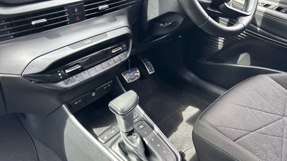 Hyundai BAYON 1.0 TGDi 48V MHEV Premium 5dr DCT Petrol Hatchback - Image 13