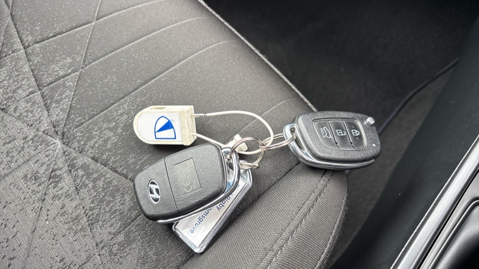 Hyundai BAYON 1.0 TGDi 48V MHEV Premium 5dr DCT Petrol Hatchback - Image 20