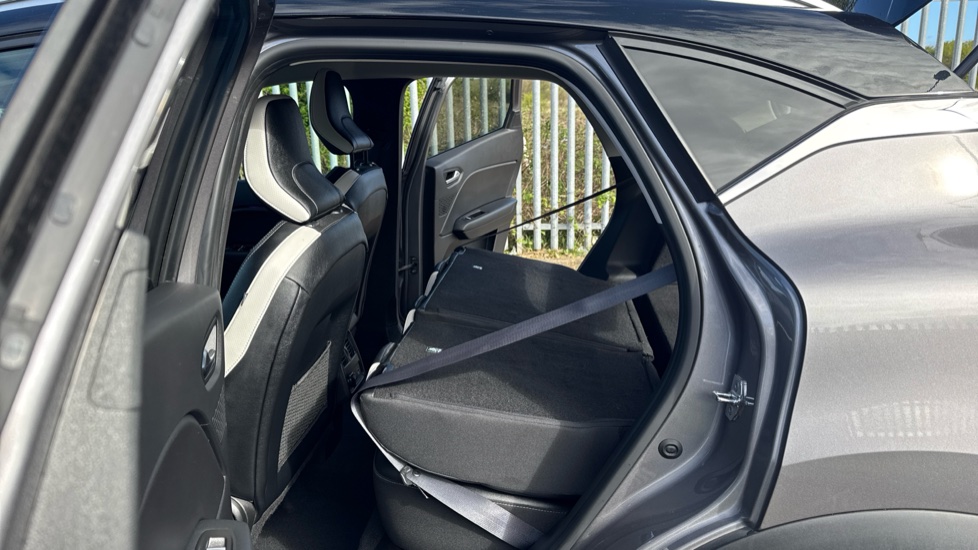 Renault Captur 1.6 E-Tech full hybrid 145 Techno 5dr Auto Hybrid Hatchback - Image 35