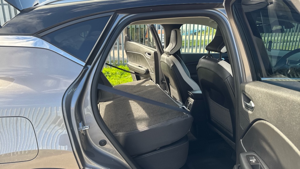 Renault Captur 1.6 E-Tech full hybrid 145 Techno 5dr Auto Hybrid Hatchback - Image 37