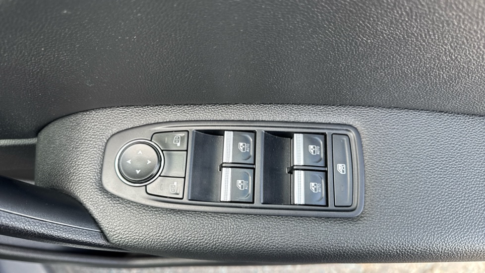 Renault Captur 1.6 E-Tech full hybrid 145 Techno 5dr Auto Hybrid Hatchback - Image 49