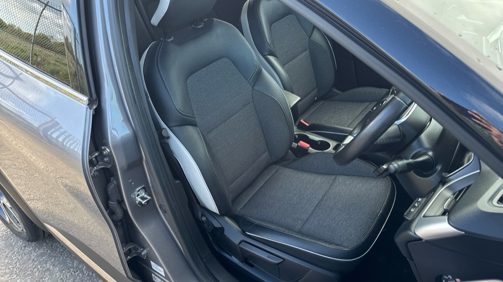 Renault Captur 1.6 E-Tech full hybrid 145 Techno 5dr Auto Hybrid Hatchback - Image 52