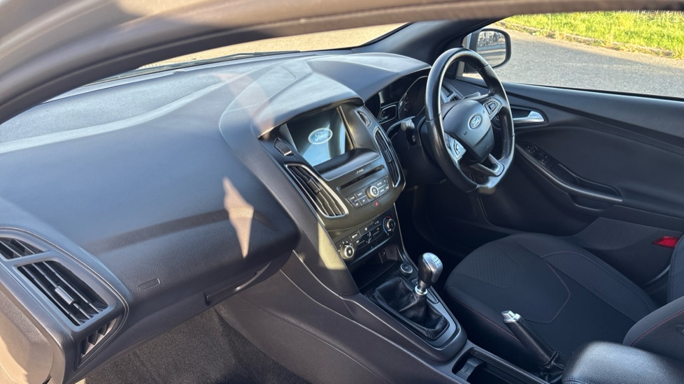 Ford Focus 1.0 EcoBoost 140 ST-Line Navigation 5dr Petrol Hatchback - Image 9